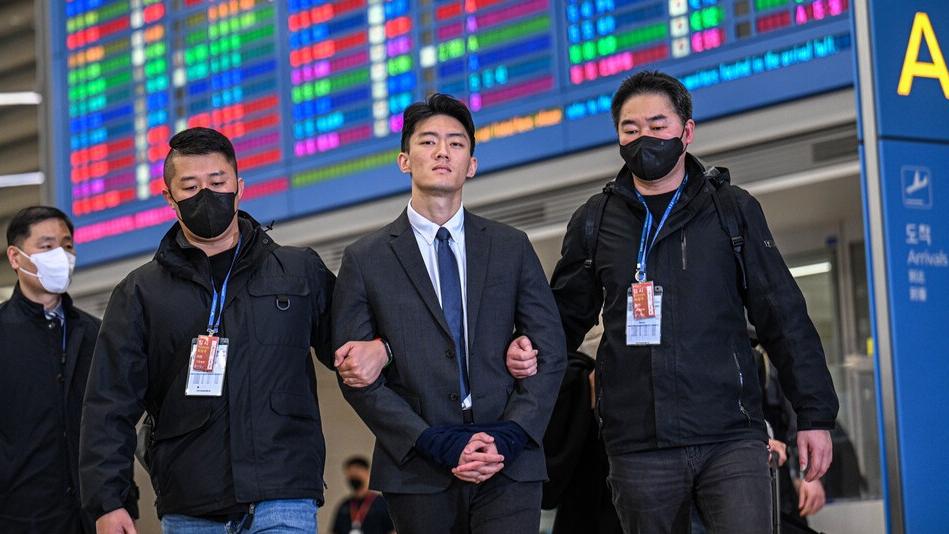 涉嫌直播吸毒，韩国前总统全斗焕之孙返回韩国后被捕