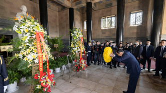 大陆祭祖途中，马英九多年前祭母文再度热传