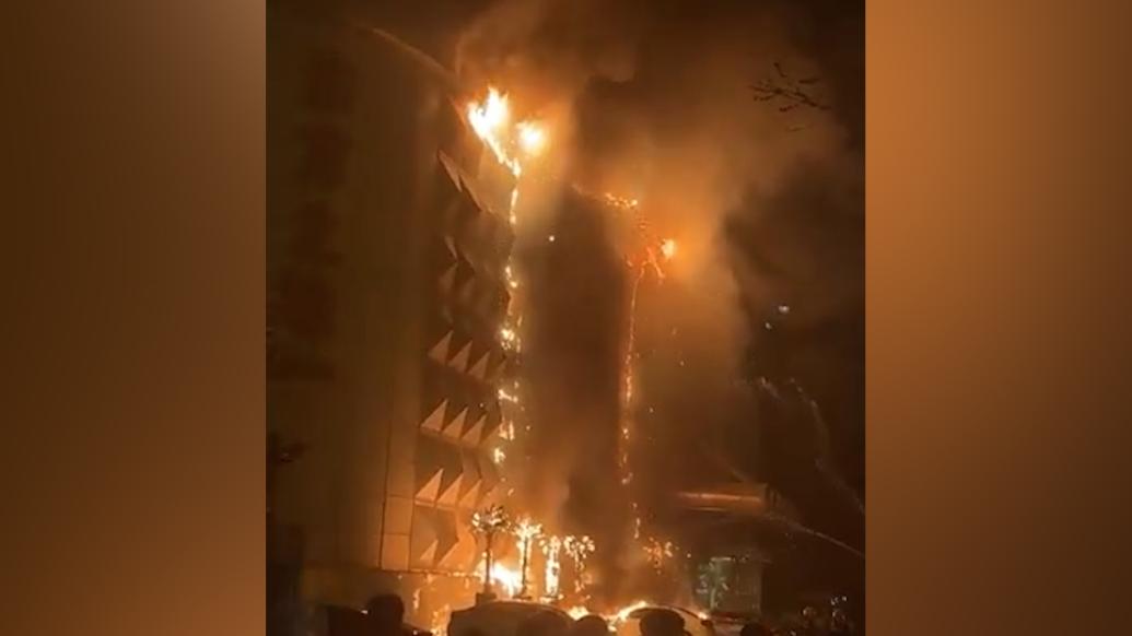 天津南开消防通报一洗浴休闲广场外墙起火：无人员伤亡