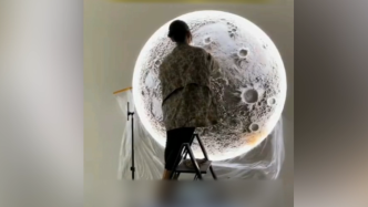 壁画师将月亮搬进室内：我在人间“做月亮”