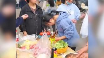重庆中学生春游野炊场面像吃席