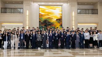 马英九率台湾青年学生造访三所大陆高校，盼两岸年轻人共筑美好未来