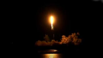 SpaceX发射猎鹰9号火箭，将一颗商用通讯卫星送入轨道