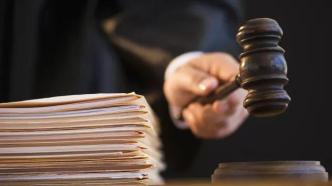 业主起诉物业公司和业委会被法院驳回，物业张贴判决书“示众”被裁侵权