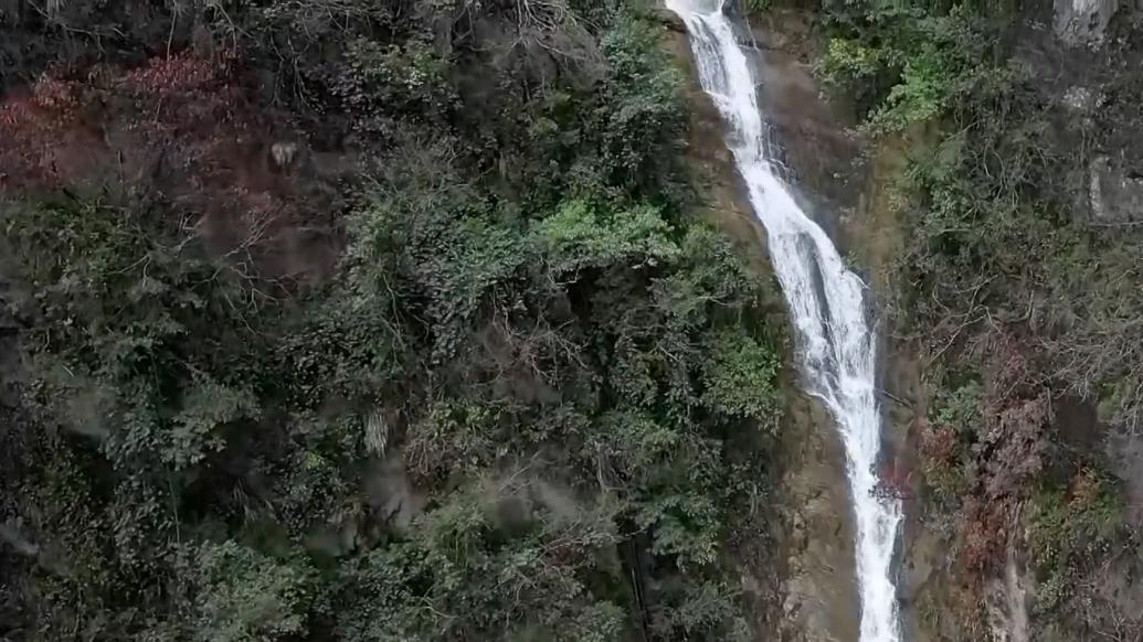 湖南张家界：雨后高山瀑布群秀美壮观