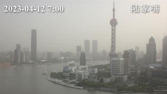 上海今天中午前仍有浮塵侵擾空氣質量中度污染,下午有所好轉
