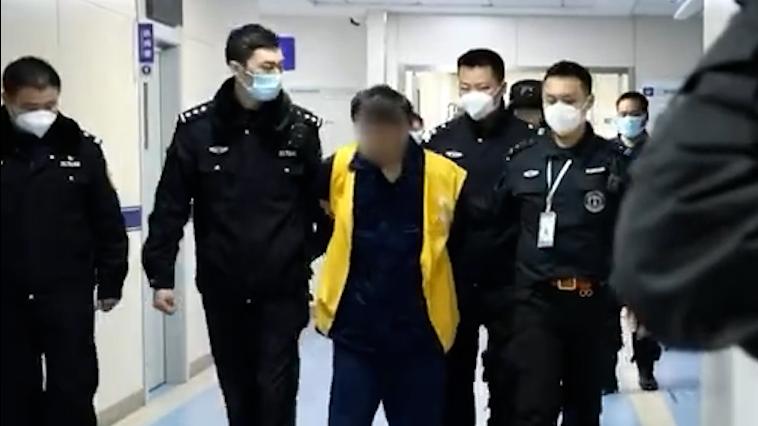 南京警方破获26年前一家三口被杀案，2名嫌疑人落网