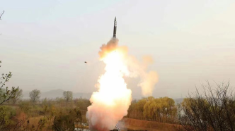 朝鲜首次成功试射“火星炮”-18洲际导弹，采用固体发动机