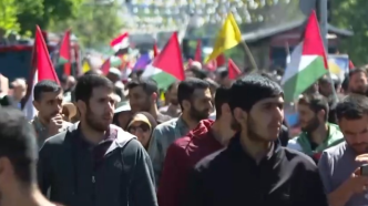 伊朗多地举行反美游行，反对美国霸权