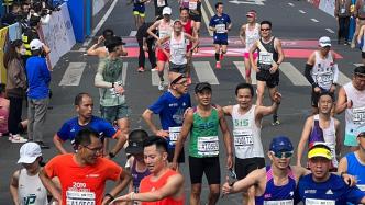 2023上海半程马拉松今日举行，15000人燃情奔跑