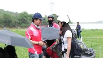 江西南昌狮子峰滑翔伞邀请赛举行，30多名飞行员参赛