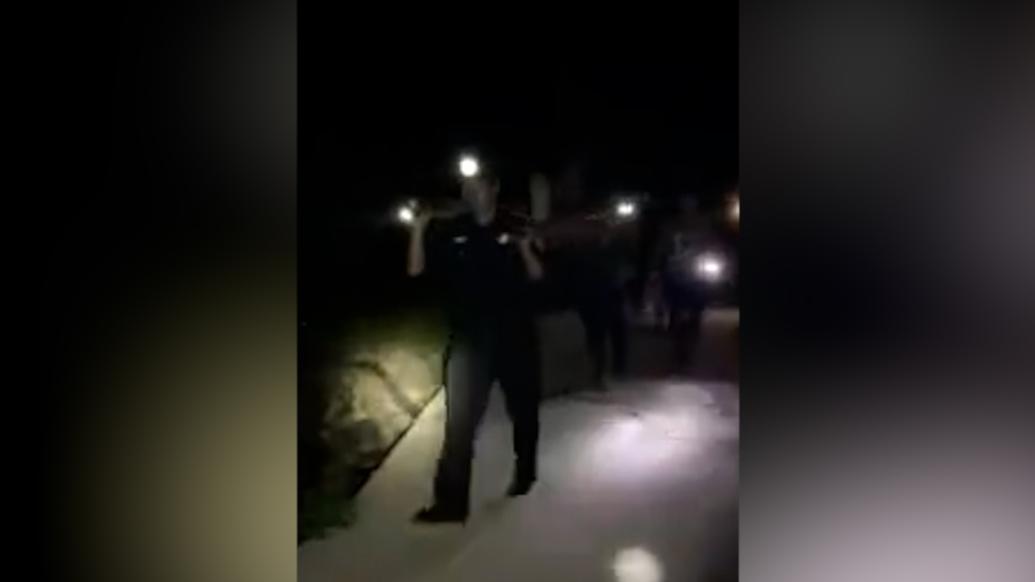 救人心切,輔警奮力救助受傷老人后流鼻血