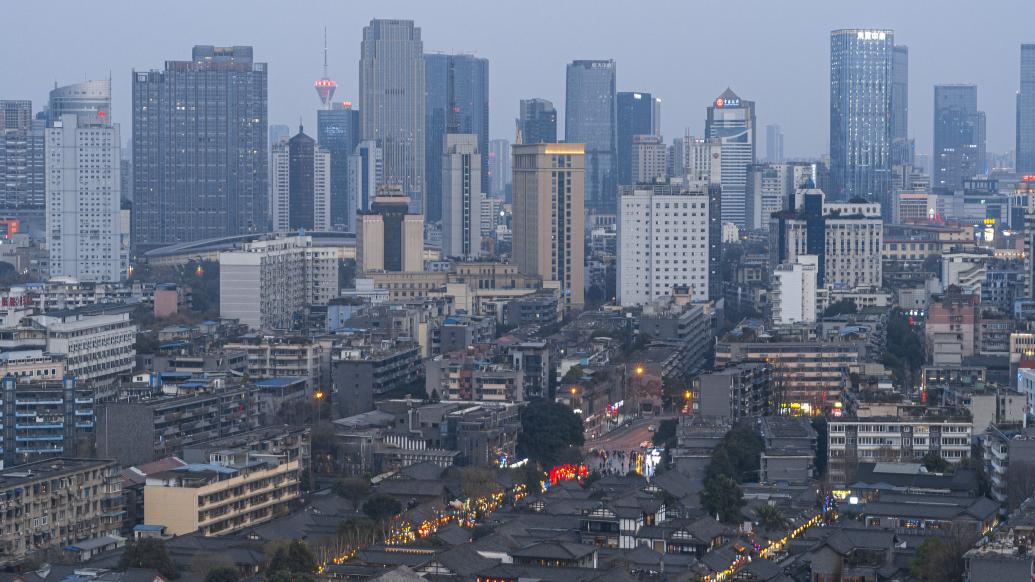 成都3宗宅地土拍吸引超50家房企报名,3地块全部“熔断”成交