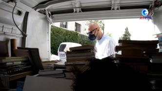 约旦：流动书车为读者带来独特阅读体验