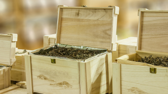 浙江消保委：茶叶市场存过度包装乱象，半斤茶叶包装盒重6斤