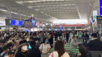 铁路上海站今日预计发送旅客61万人次，增开旅客列车30列