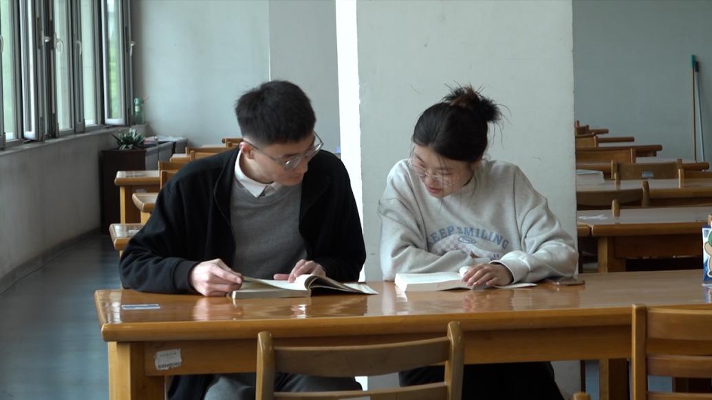 大学生情侣同年同月同日生，两人均被中国科学院大学录取