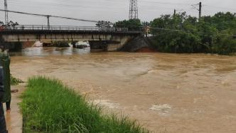 江西丰城一河堤溃口：4村庄被淹200余人受灾，正紧急救援
