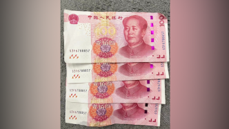 云南大理三月街：老人卖10元卷粉一周内收到4张百元假币