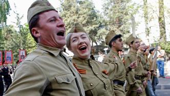 吉尔吉斯斯坦等国举行“不朽军团”游行