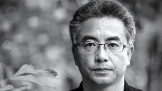 藏族著名导演万玛才旦系因心脏病医治无效离世，享年54岁