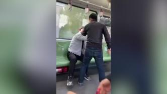 上海地铁一男子持刀与人发生冲突，客服：已反馈调查