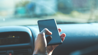 宁波专项整治开车时使用手机，两个半月已查处近9万起