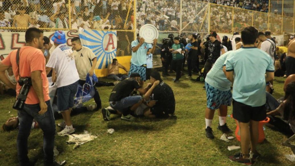 萨尔瓦多球场踩踏酿悲剧，至少12人死亡
