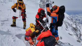 科研人员成功维护升级世界海拔最高自动气象站