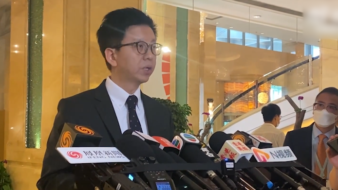 国泰航空行政总裁林绍波用普通话致歉_@所有人_澎湃新闻-The Paper