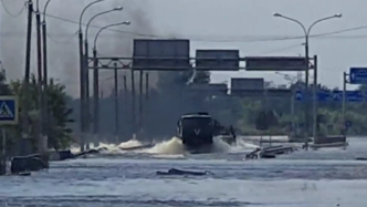 卡霍夫卡水电站大坝被毁，阿廖什基市几乎完全被淹