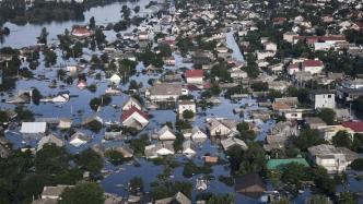直播录像丨卡霍夫卡大坝被毁：洪水致逾4万人受灾，有居民区被淹没