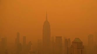 半世纪来最差空气！多角度看“橙色雾霾”笼罩纽约地标