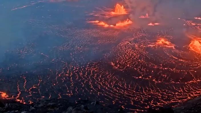 沉寂3个月，美国夏威夷基拉韦厄火山再次喷发