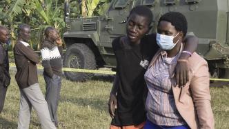 早安·世界｜乌干达反政府武装袭击一所学校，已致40人死亡