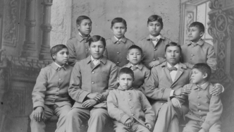 美国最高法院维护原住民权利背后，是一段被遗忘的黑暗历史