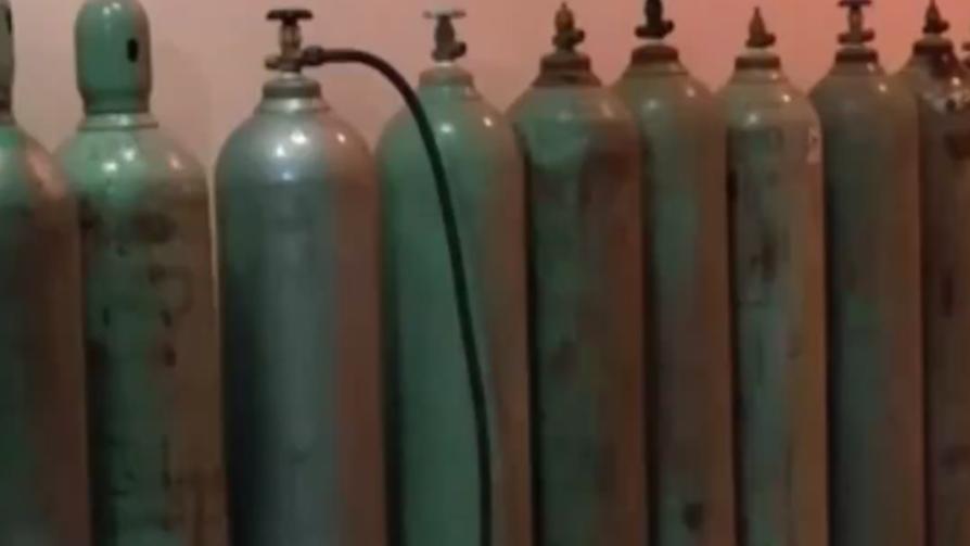 公寓里挖出线索,警方捣毁贩卖“笑气”团伙