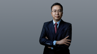 荣耀CEO赵明：手机端侧个人“大”模型是未来探索方向