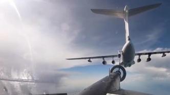 俄两艘战略轰炸机完成在阿拉斯加海岸附近的飞行计划