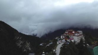 西藏洛扎：云边的卡久寺