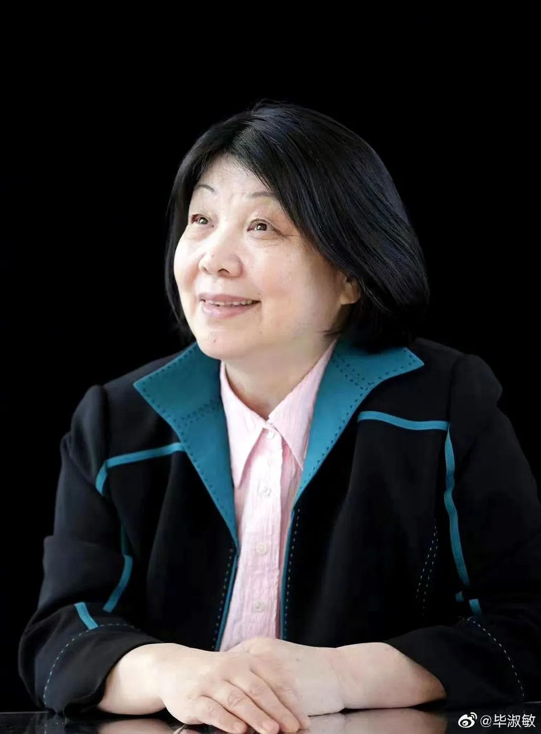 嘉行辟谣解约传闻_鹿晗辟谣豪宅传闻_毕淑敏儿子辟谣母亲过世
