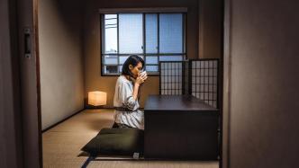 性别不平等、经济困难与社会孤立：日本女性的精神健康危机