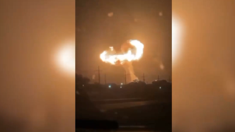 视频｜美国路易斯安那州一化工厂爆炸