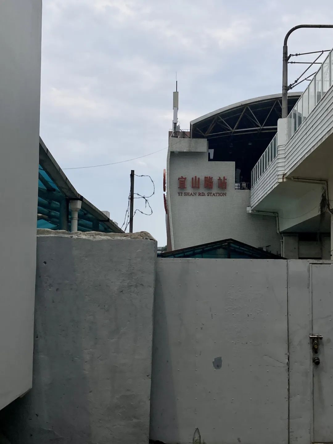 马上评｜一条地铁临时换乘通道何以“临时”十多年？