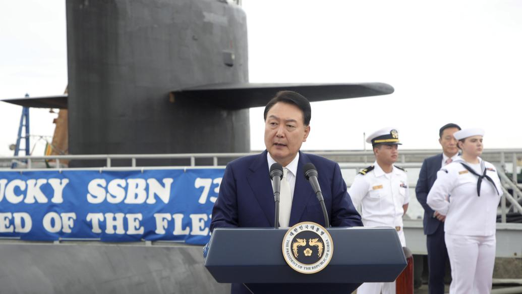 美核潜艇釜山行，尹锡悦自称登艇第一人：“很踏实很放心”