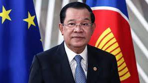 柬埔寨首相洪森任职近四十年后辞职, 交棒长子