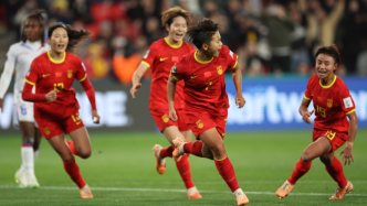 中国女足队员：顶住压力不放弃，对战英格兰将全力以赴