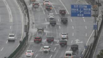 直击｜暴雨如注！北京今日持续强降雨，西部地区或大暴雨