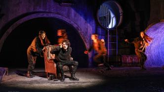 小剧场话剧《哈姆雷特》：全青年阵容，经典作品的现代表达