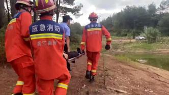 衢州一工人在山林里锯树中暑晕倒，所幸救援及时
